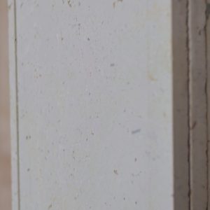 سنگ درپوش تراورتن ساده سفید روشن - آبچکان دار | یکدست - محکم - استخوانی - کم سوراخ و کم تخلخل